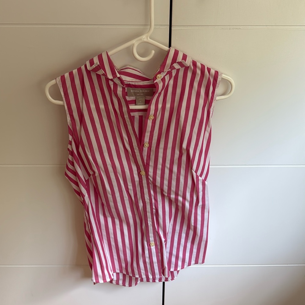 Banana republic Easy Care Double-Layer Sleeve Stripe Top
Pink size 6 petite